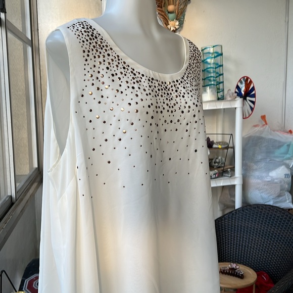 Alfani white lined top with gold studs - Picture 4 of 6